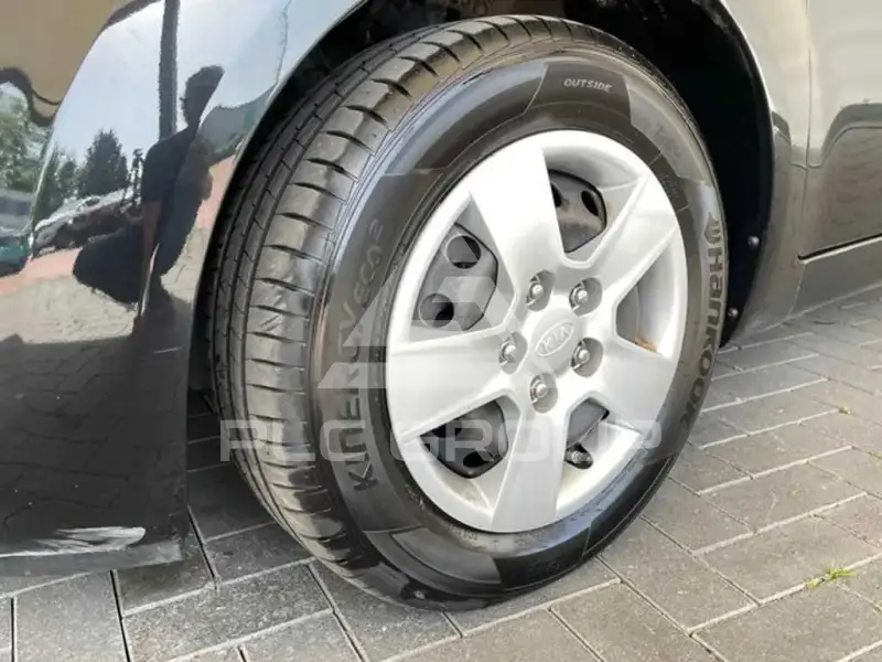 2017 KIA Venga
