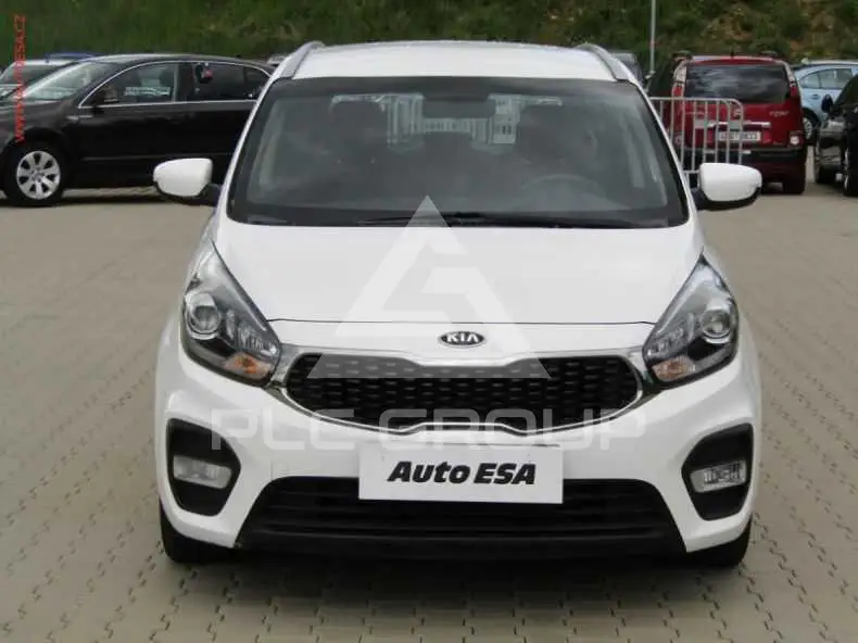 2017 KIA Carens