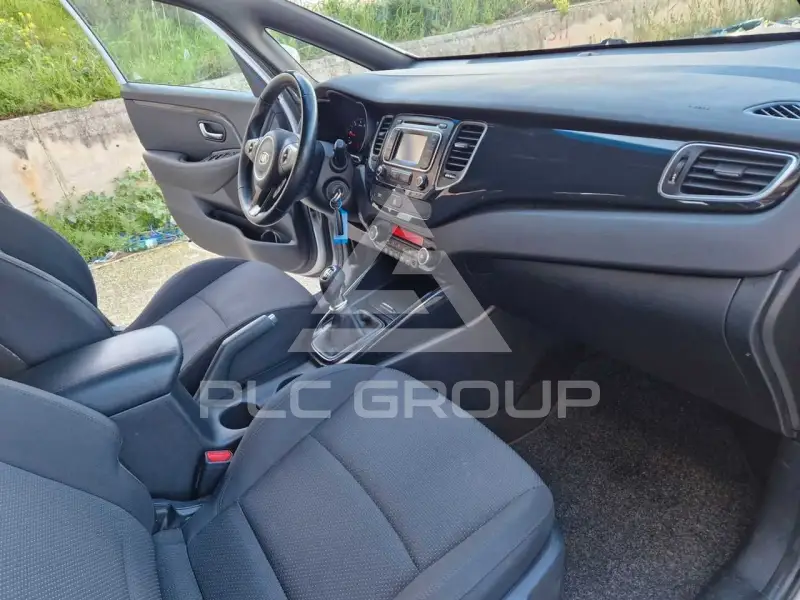2017 KIA Carens