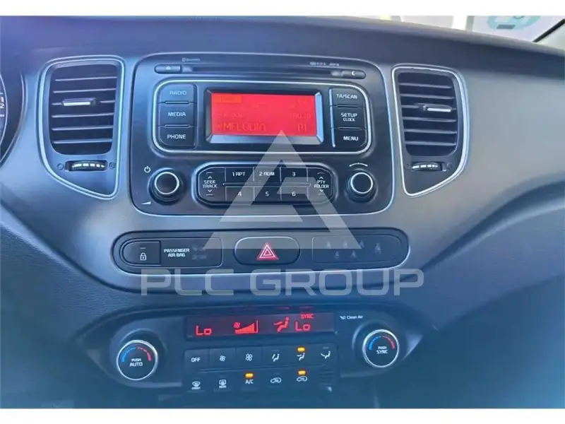 2017 KIA Carens