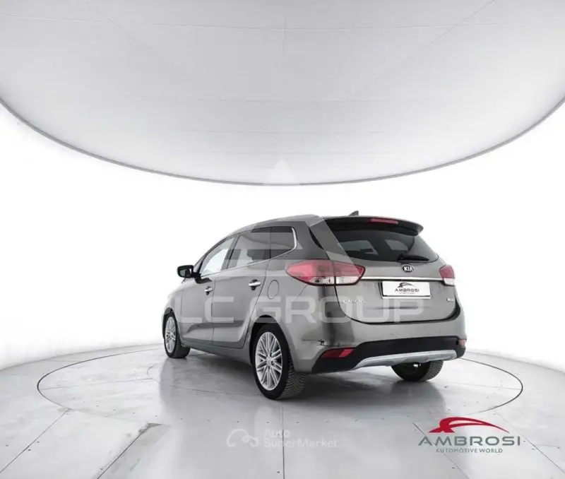 2017 KIA Carens