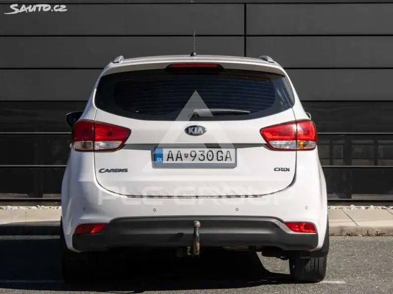 2017 KIA Carens