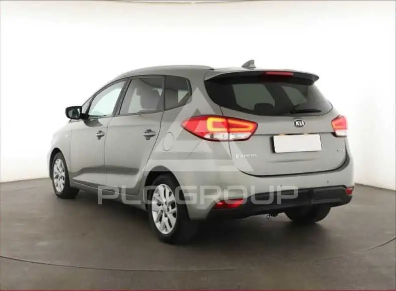2017 KIA Carens