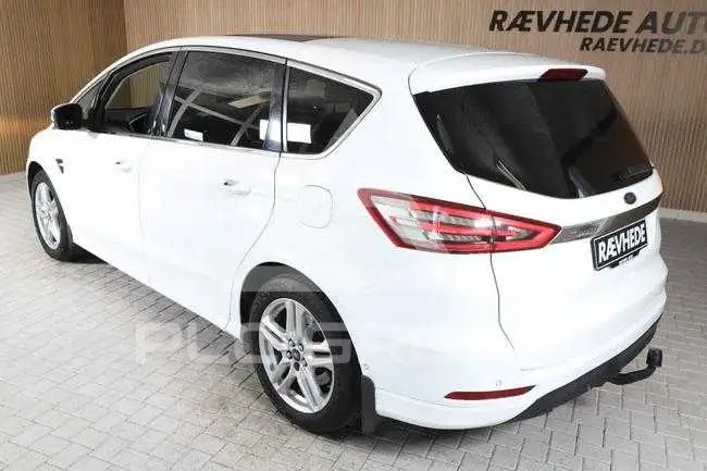 2017 Ford S-Max