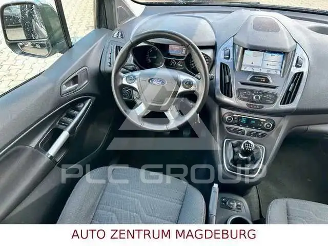 2017 Ford Tourneo