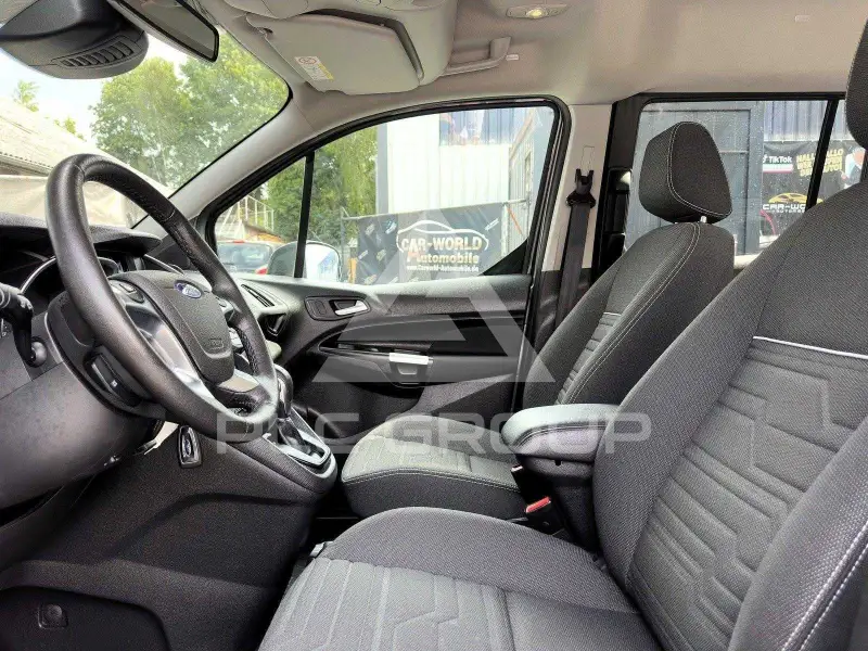 2017 Ford Tourneo