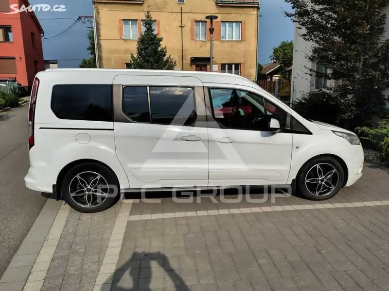 2017 Ford Tourneo
