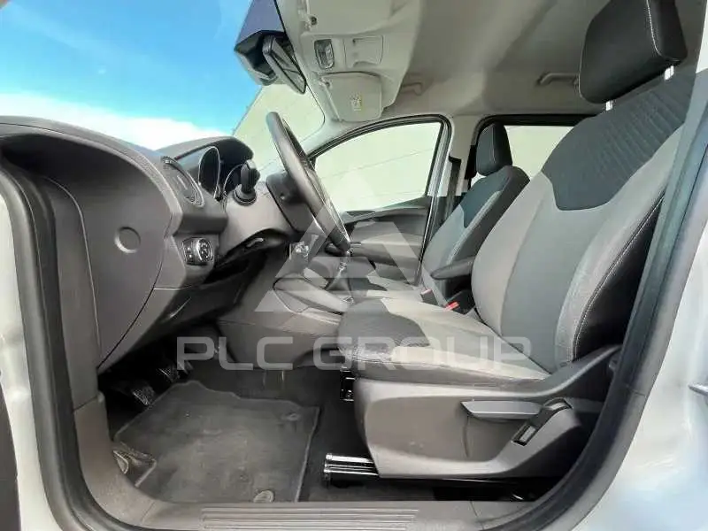 2017 Ford Tourneo