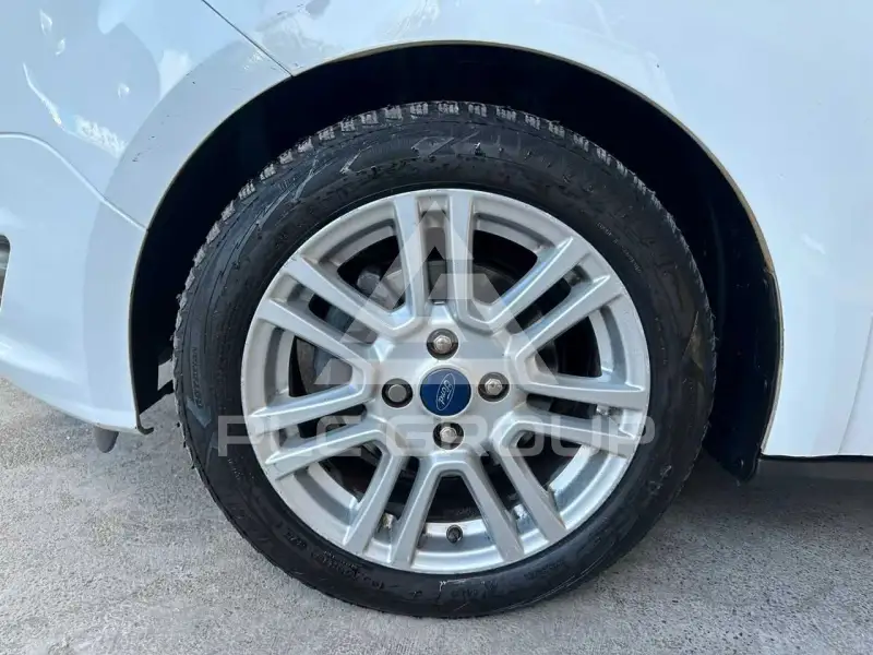 2017 Ford Tourneo