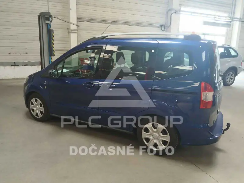 2017 Ford Tourneo