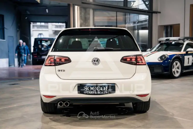 2017 Volkswagen GOLF