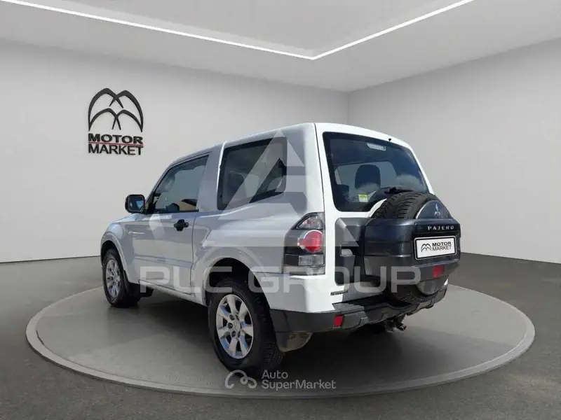 2018 Mitsubishi PAJARO