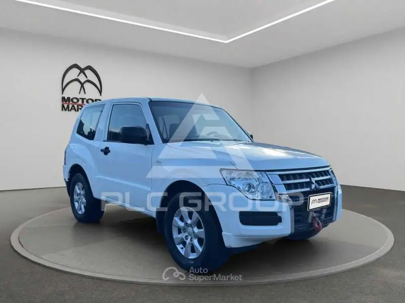 2018 Mitsubishi PAJARO