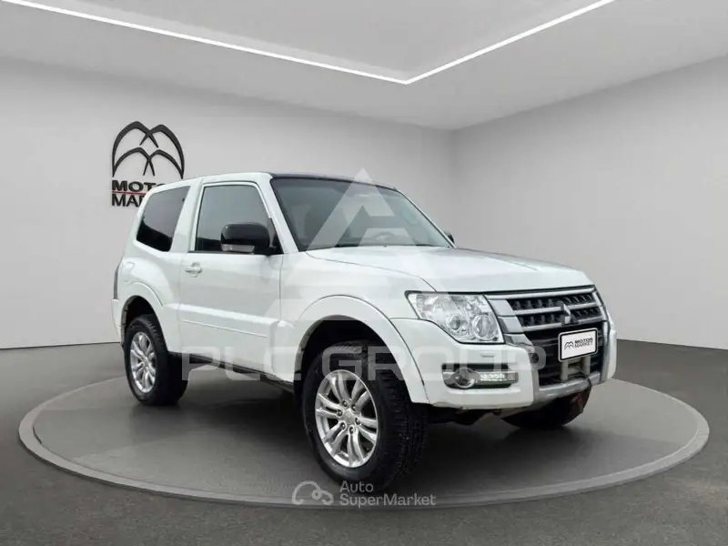 2018 Mitsubishi PAJARO