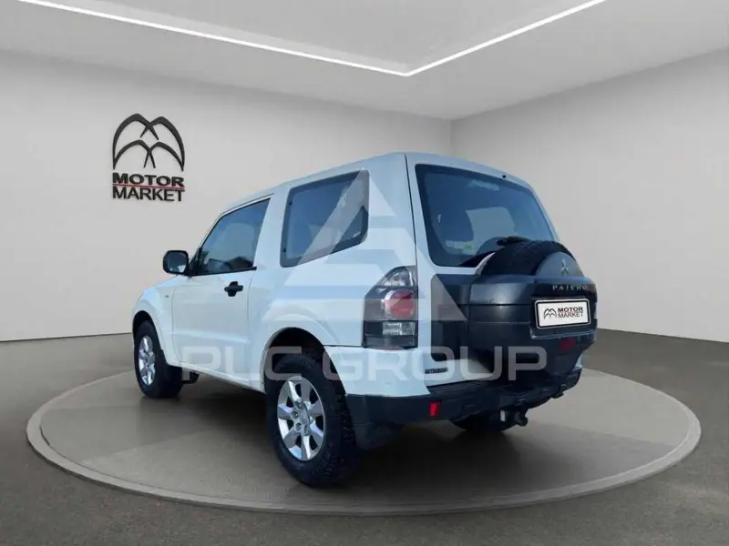 2018 Mitsubishi PAJARO