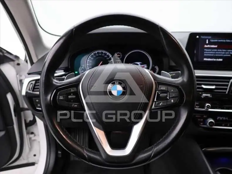 2018 BMW 523