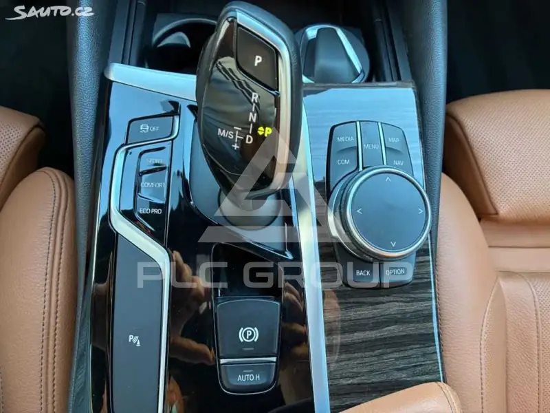 2018 BMW 523