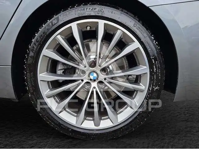 2018 BMW 523