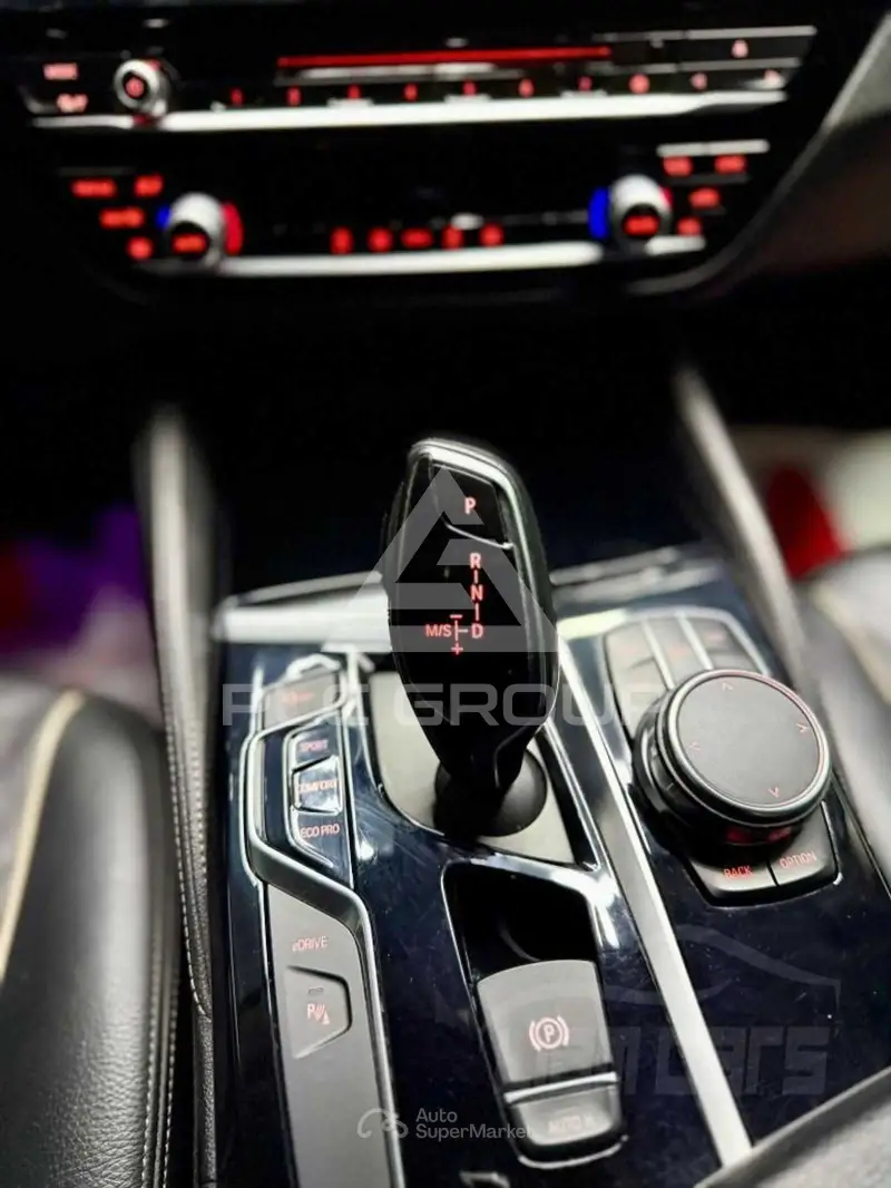 2018 BMW 523