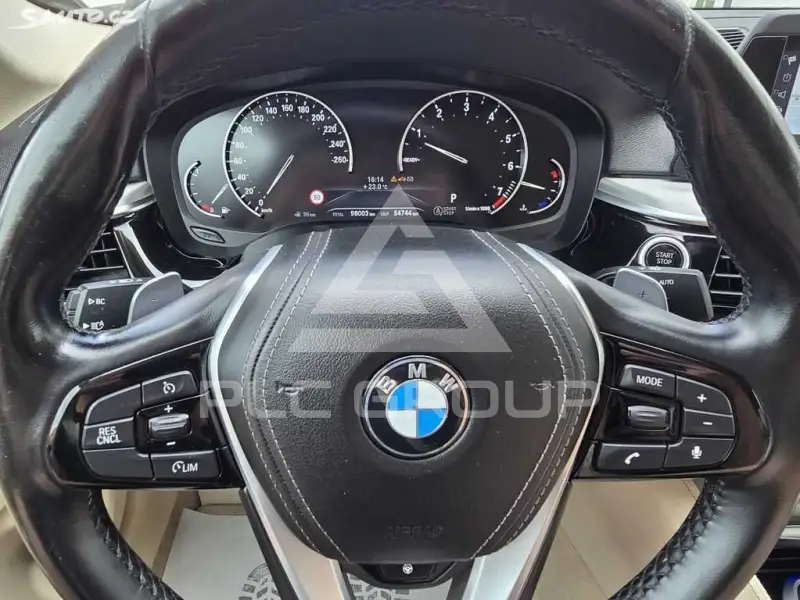 2018 BMW 523