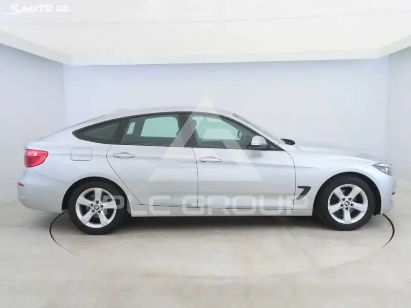 2018 BMW 330
