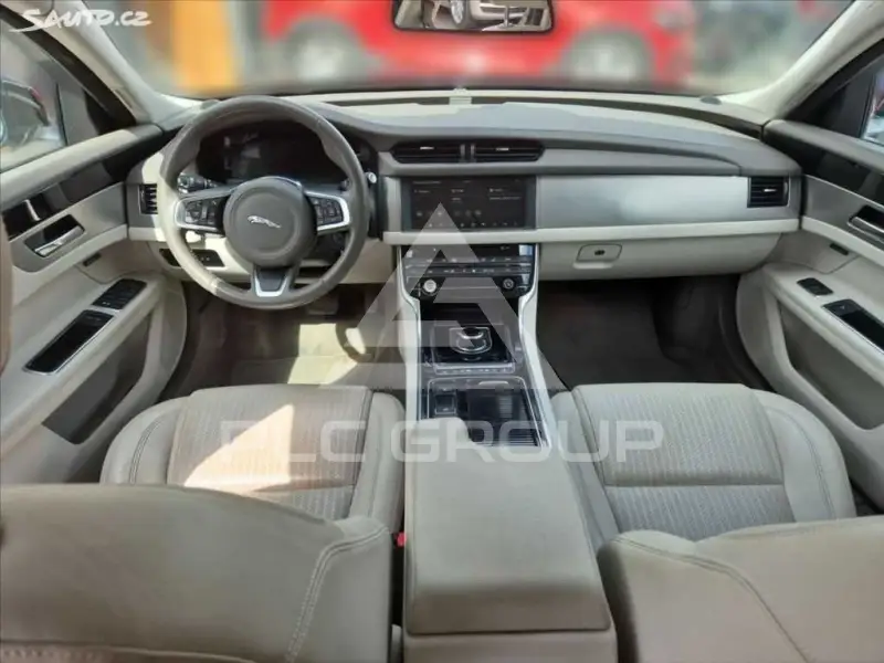 2018 Jaguar XF