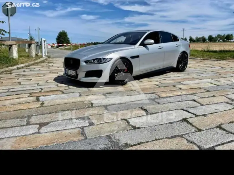 2018 Jaguar XE