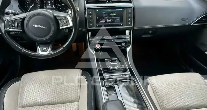 2018 Jaguar XE