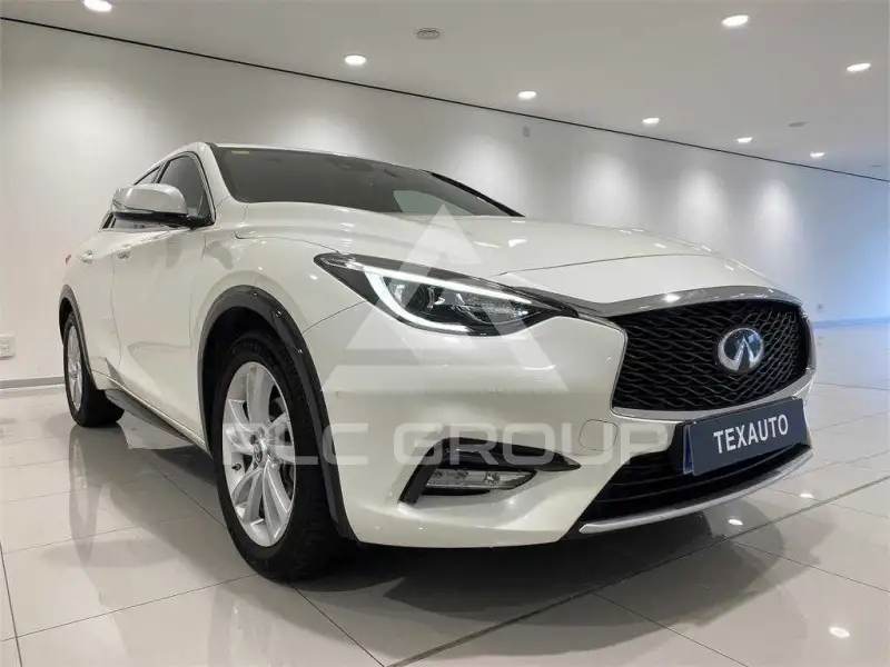 2018 Infinity Q30