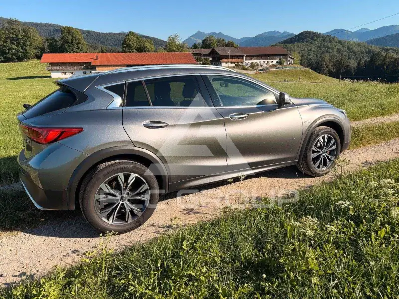 2018 Infinity QX30