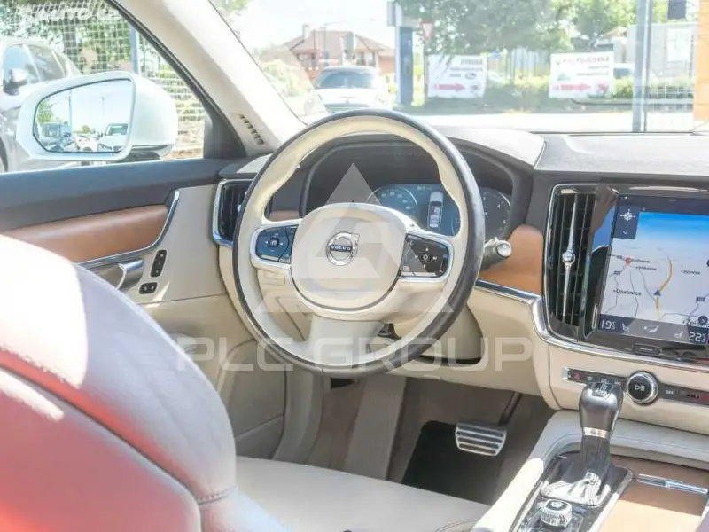 2018 Volvo V90