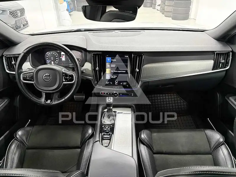 2018 Volvo V90