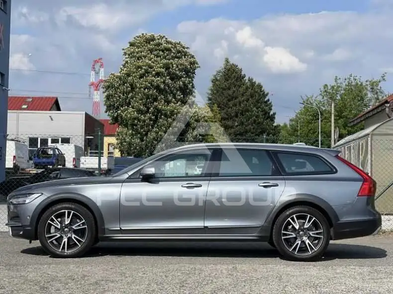 2018 Volvo V90