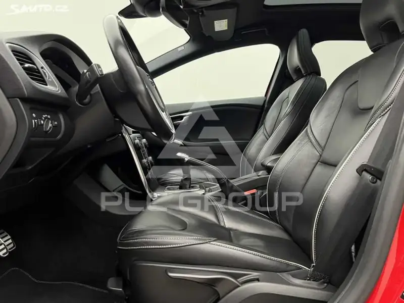 2018 Volvo V40