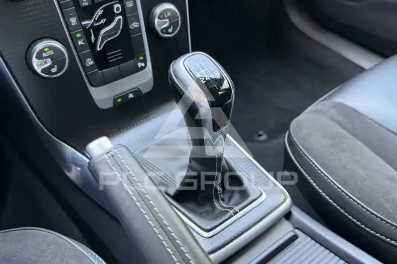 2018 Volvo V40