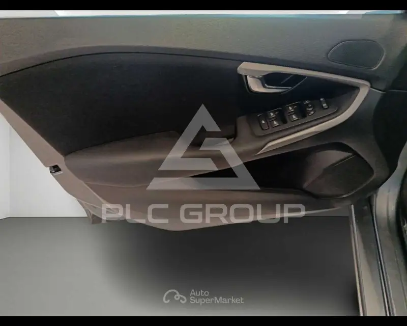 2018 Volvo V40