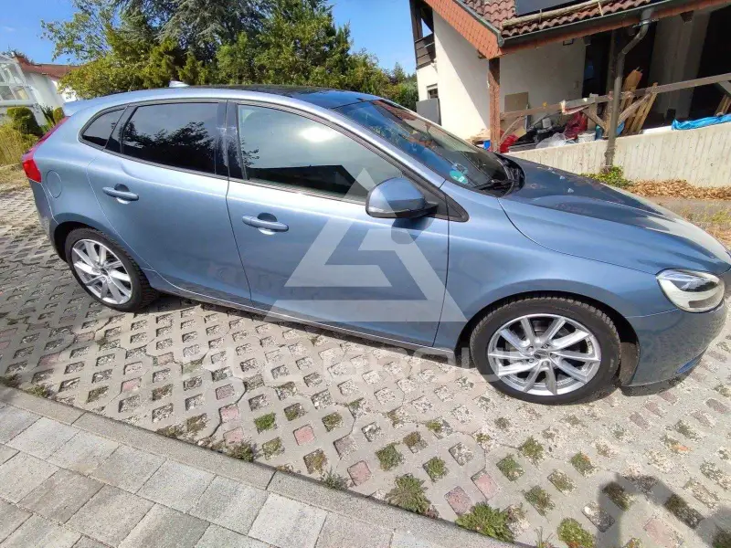 2018 Volvo V40