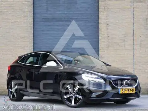 2018 Volvo V40
