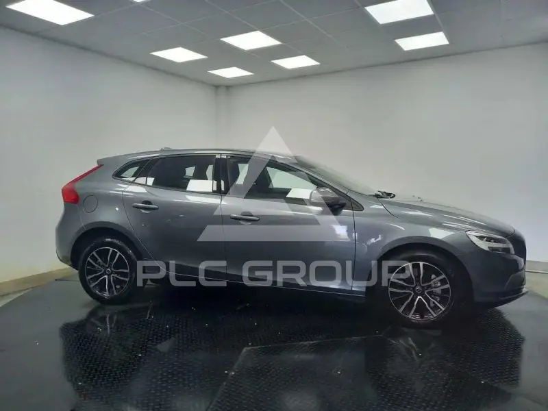 2018 Volvo V40