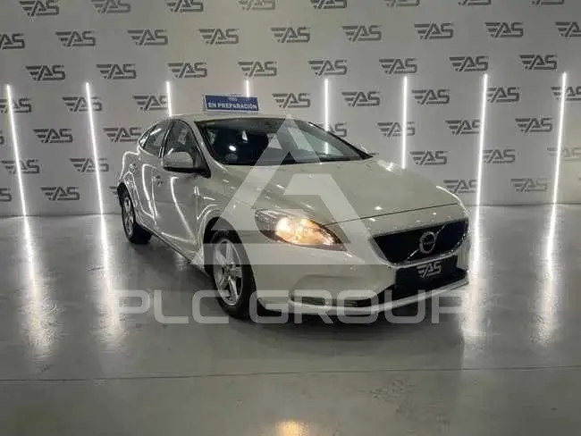 2018 Volvo V40