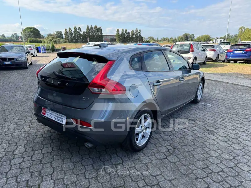 2018 Volvo V40