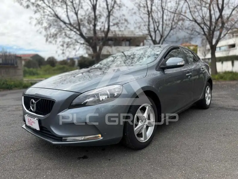 2018 Volvo V40