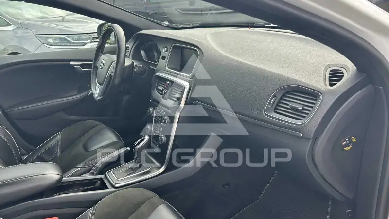 2018 Volvo V40