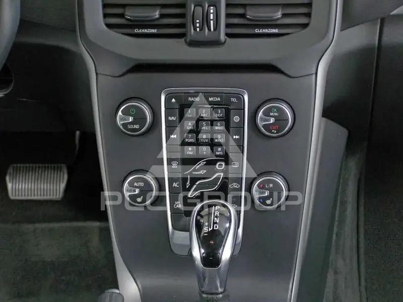 2018 Volvo V40