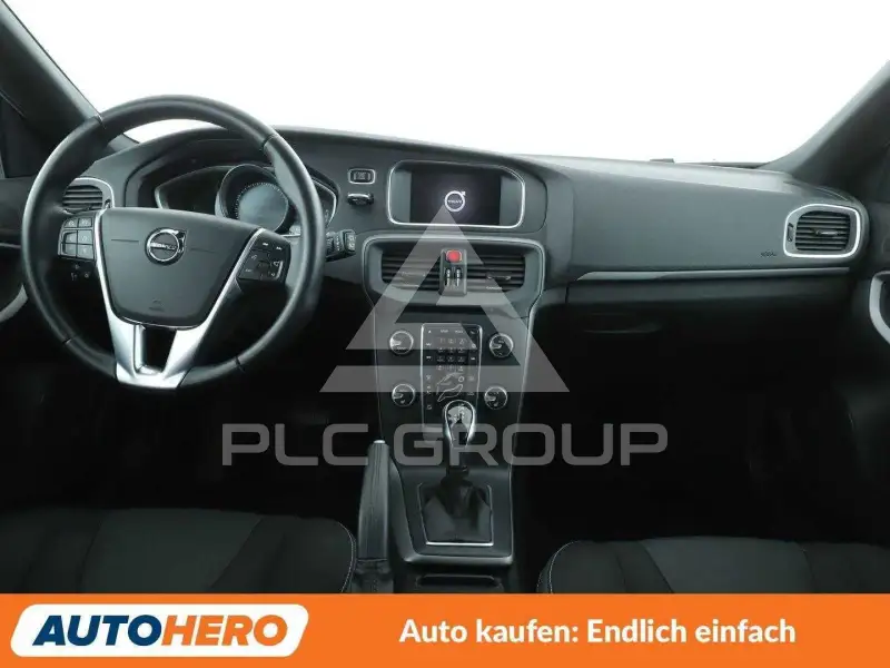 2018 Volvo V40