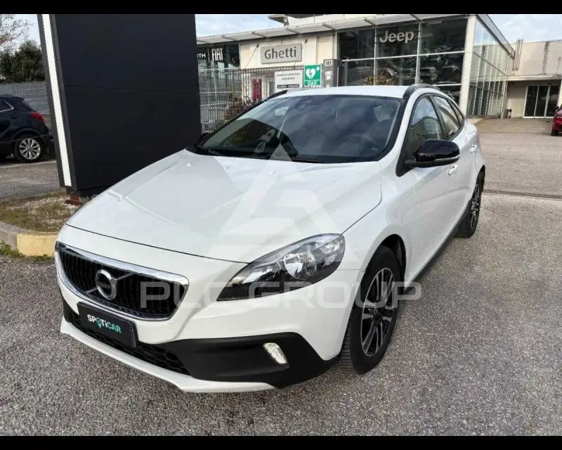2018 Volvo V40