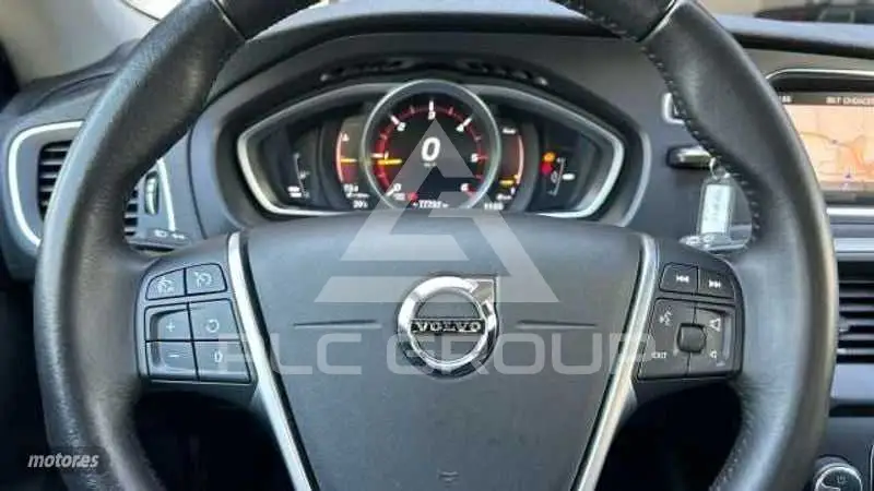 2018 Volvo V40