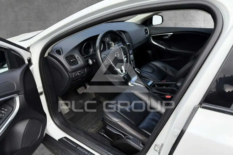 2018 Volvo V40