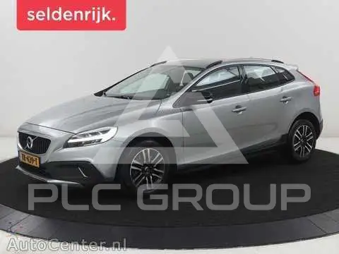 2018 Volvo V40