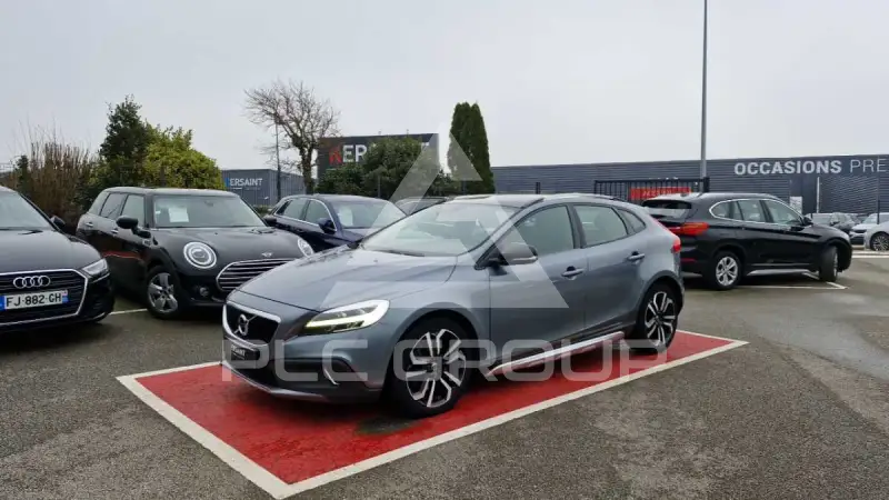 2018 Volvo V40